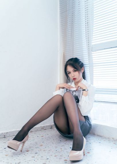 偷拍区清纯另类丝袜美腿_1080高清视频播放