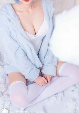 欧美情趣内衣时装展_BD超清免费观看
